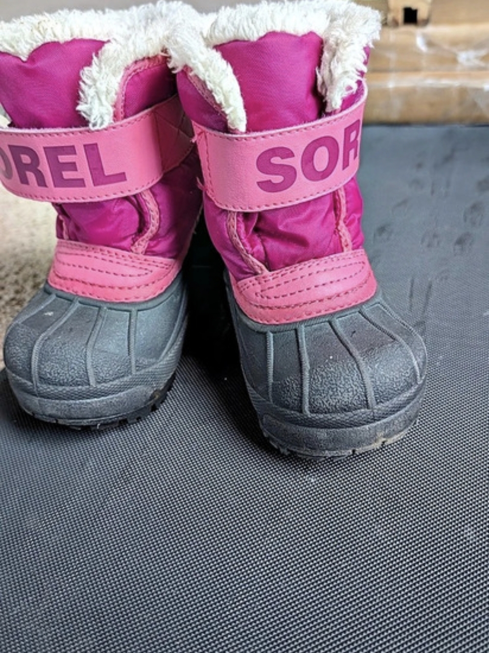 Sorel Snow Commander Winter Boots Pink & Black Girls US 5